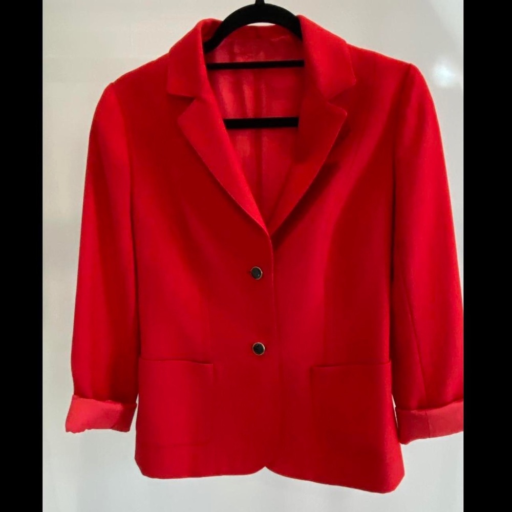 Vintage women’s red power blazer